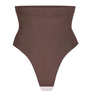 Thong panties with tummy control